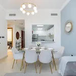 Amazing 2 Bedroom In Dubai Marina Sleeps 4!