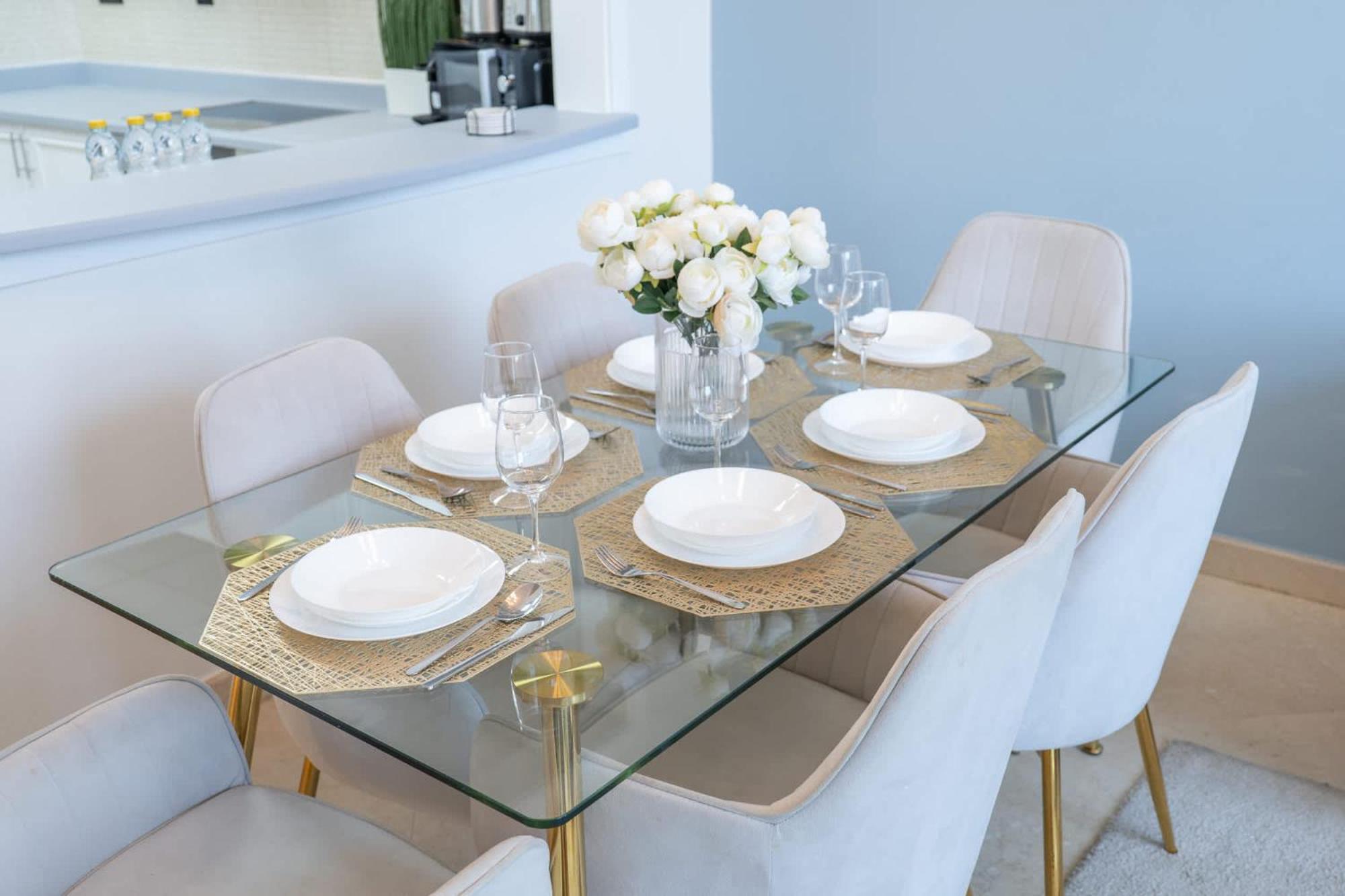 Apartment Amazing 2 Bedroom In Marina Sleeps 4! *
