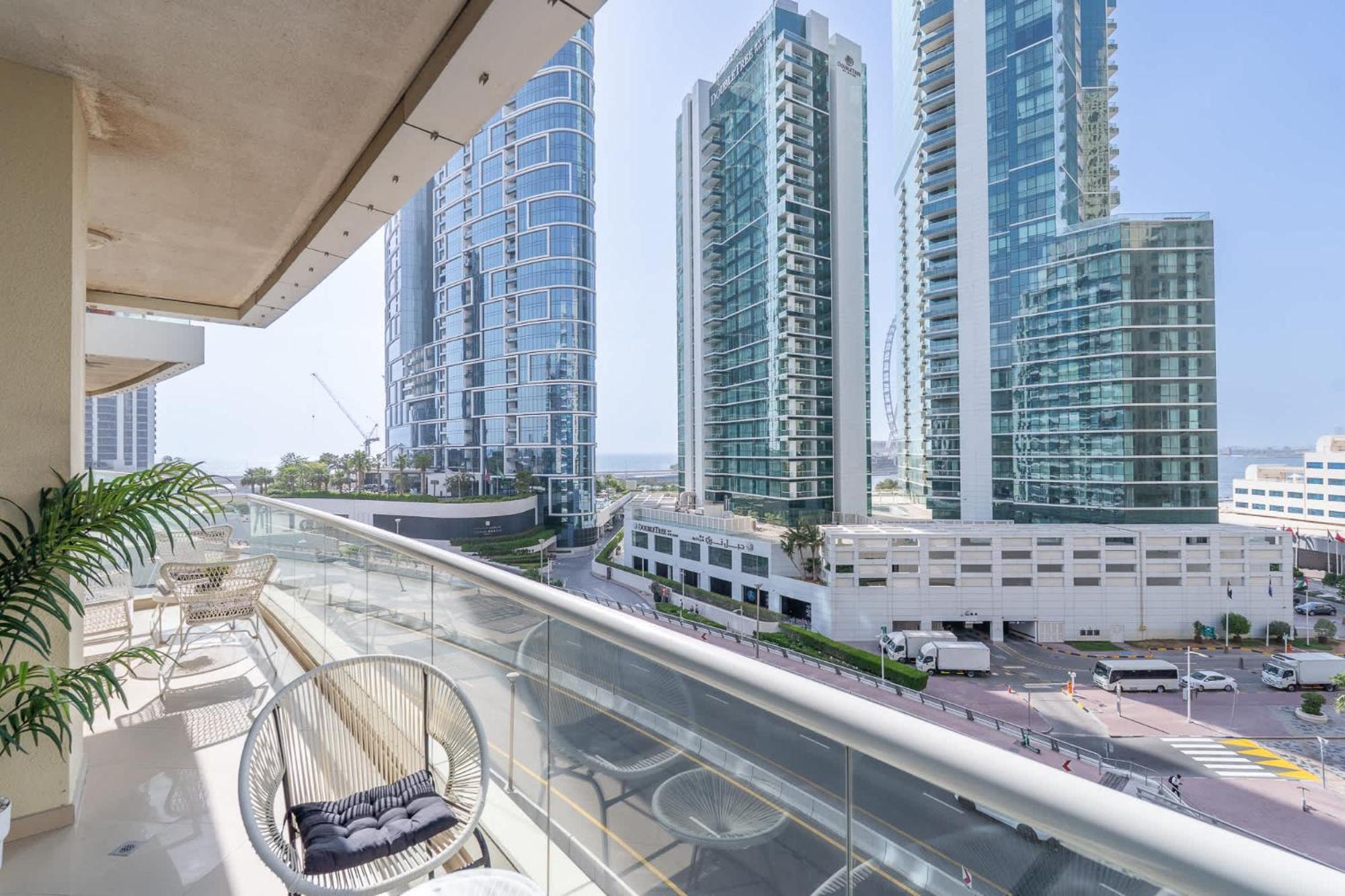 Amazing 2 Bedroom In Marina Sleeps 4!